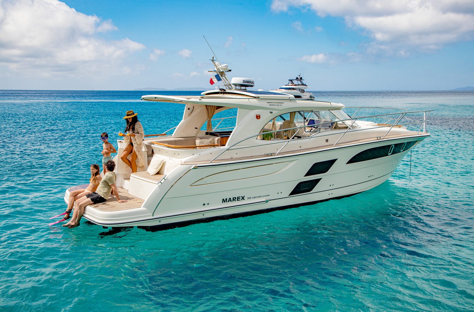 Marex 360 Cabriolet Cruiser: большой кокпит и реальные условия жизни на борту Marex 360 Cabriolet Cruiser
