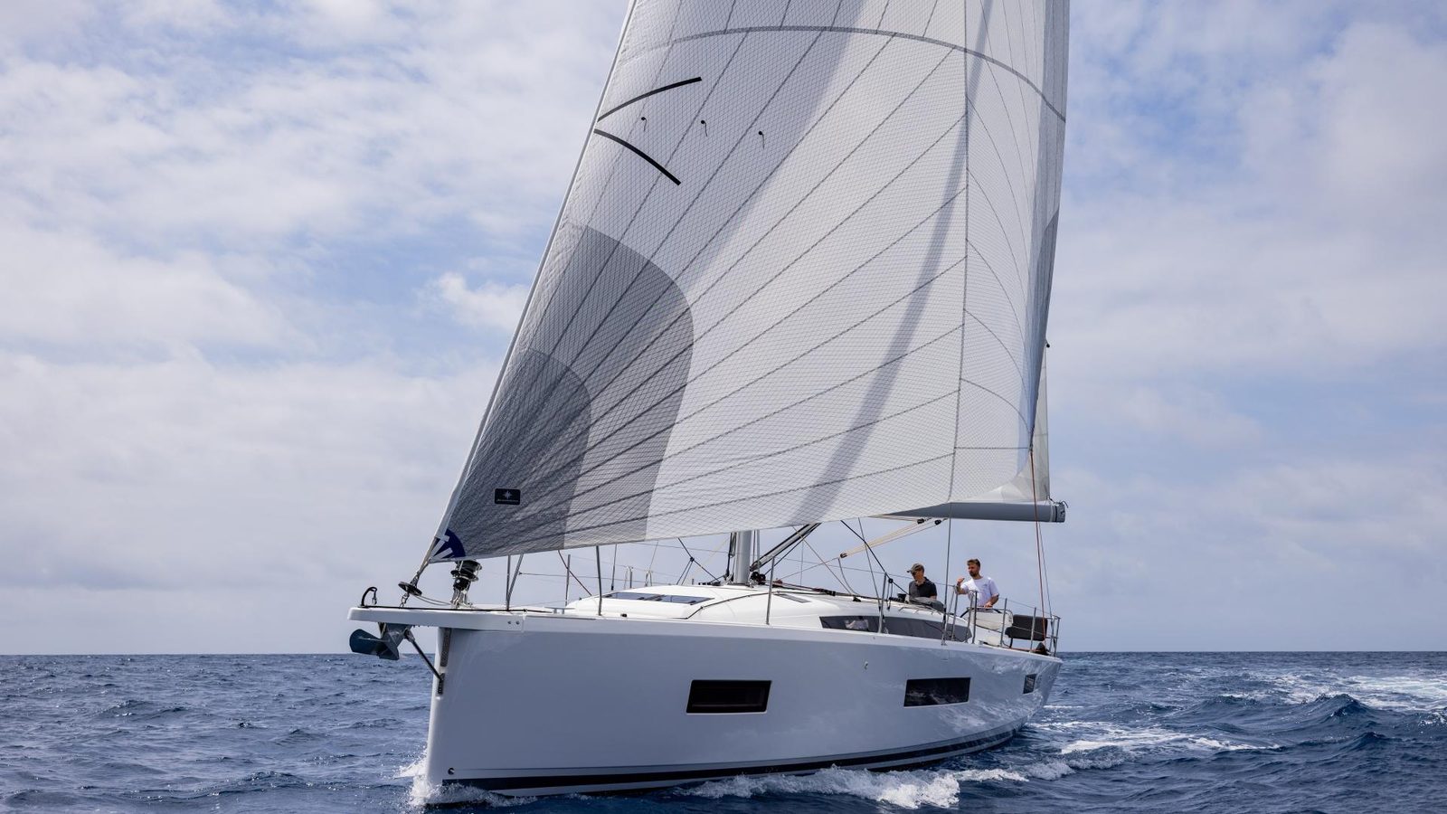 Jeanneau Sun Odyssey 455: просторный салон не отменяет выбора парусной яхты Jeanneau Sun Odyssey 455