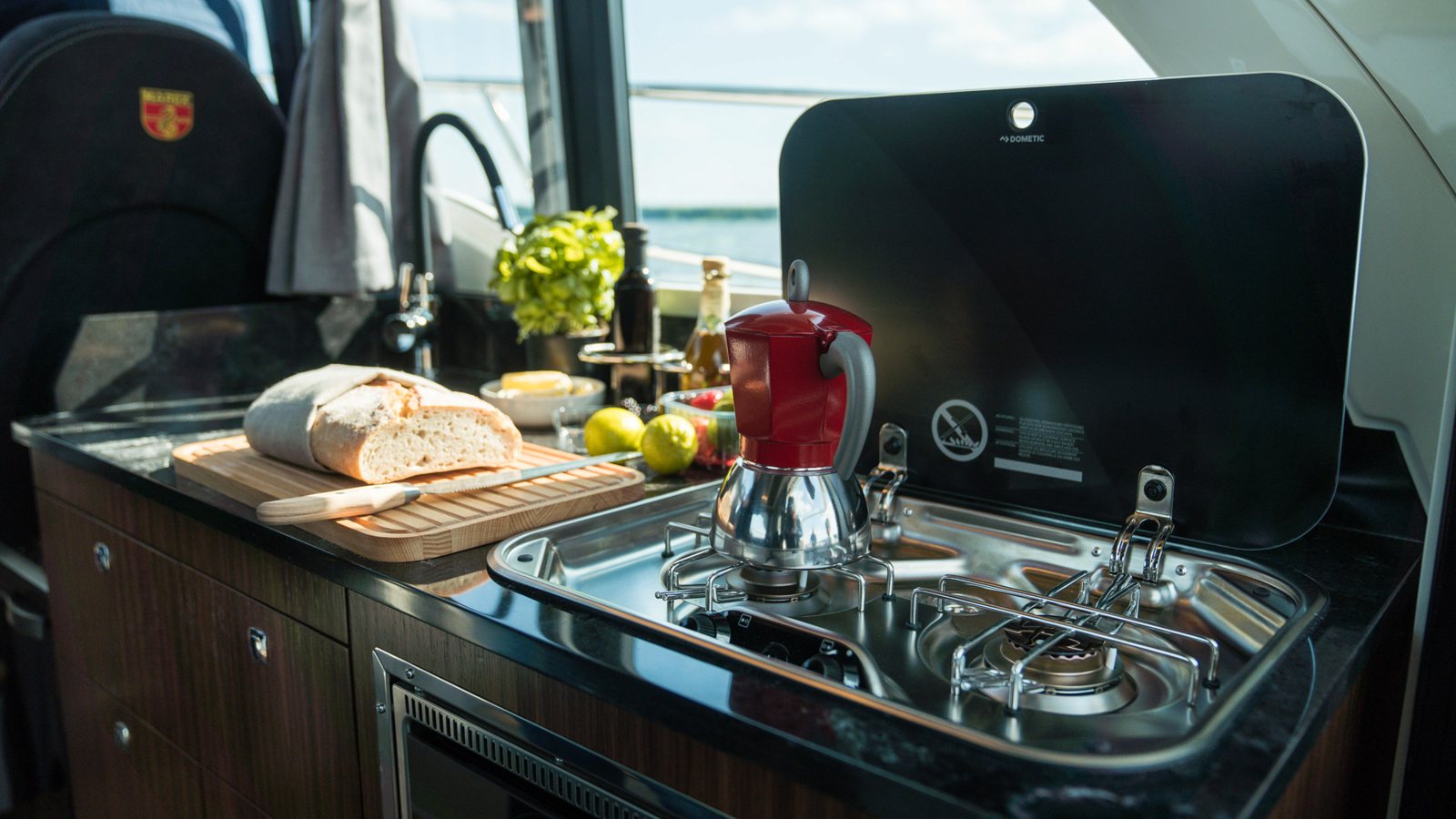 Marex 330 Scandinavia: закрытый салон, две длины и выбор силовой установки Marex 330 Scandinavia