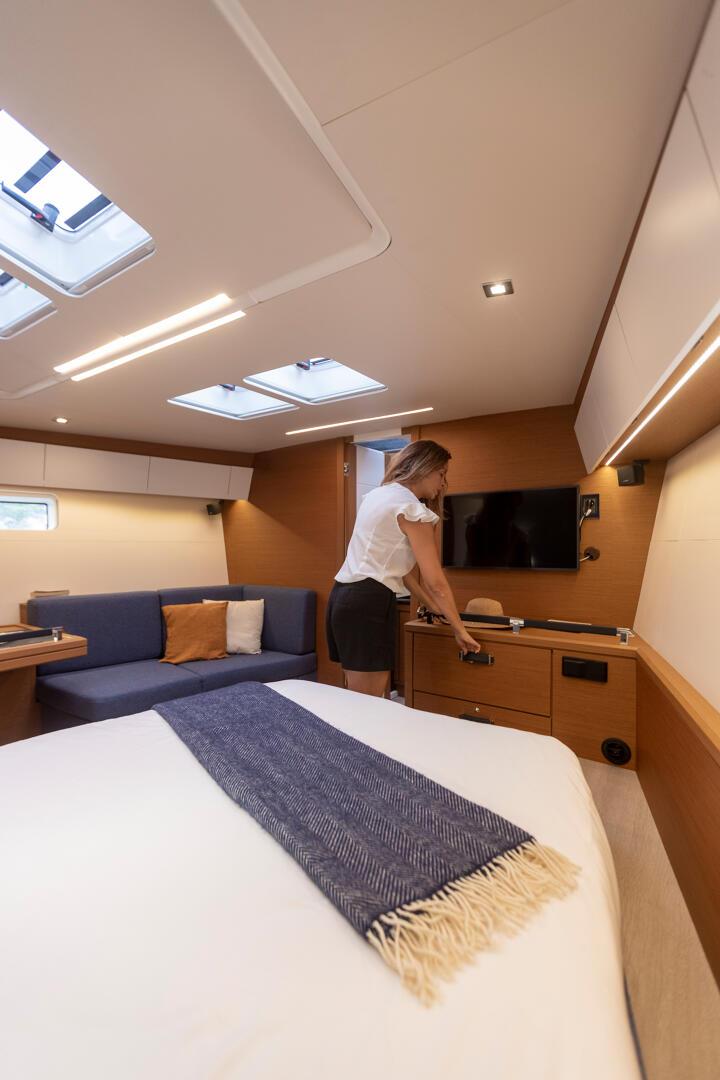 Jeanneau Yachts 65: как выбрать планировку большой семейной яхты Каюта Jeanneau Yachts 65