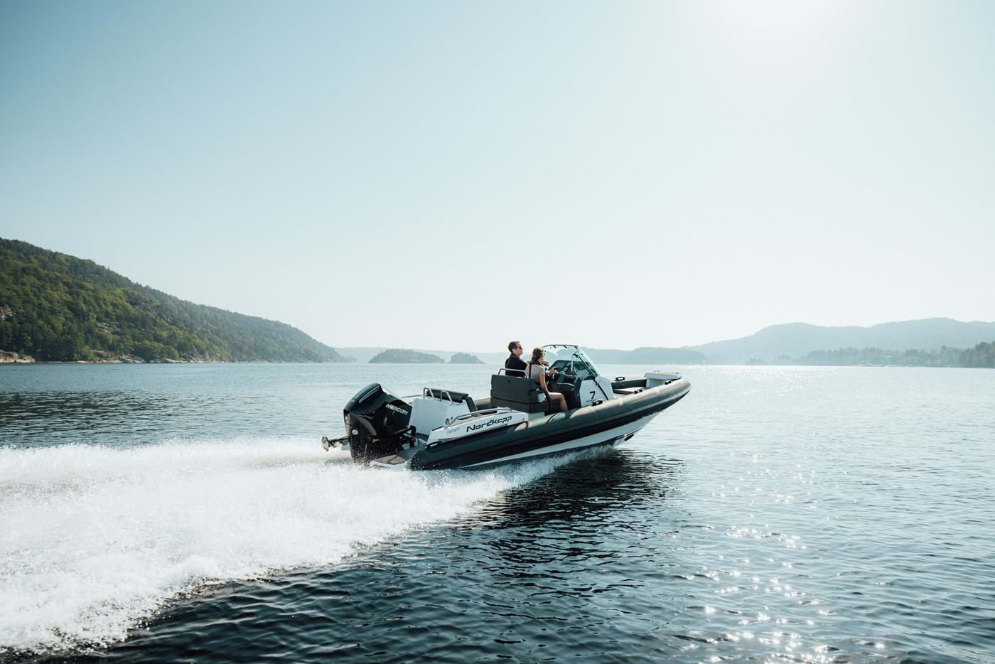 Nordkapp Airborne 7: семейный RIB, который стоит выбирать по удобству дня на воде Nordkapp Airborne 7 на ходу
