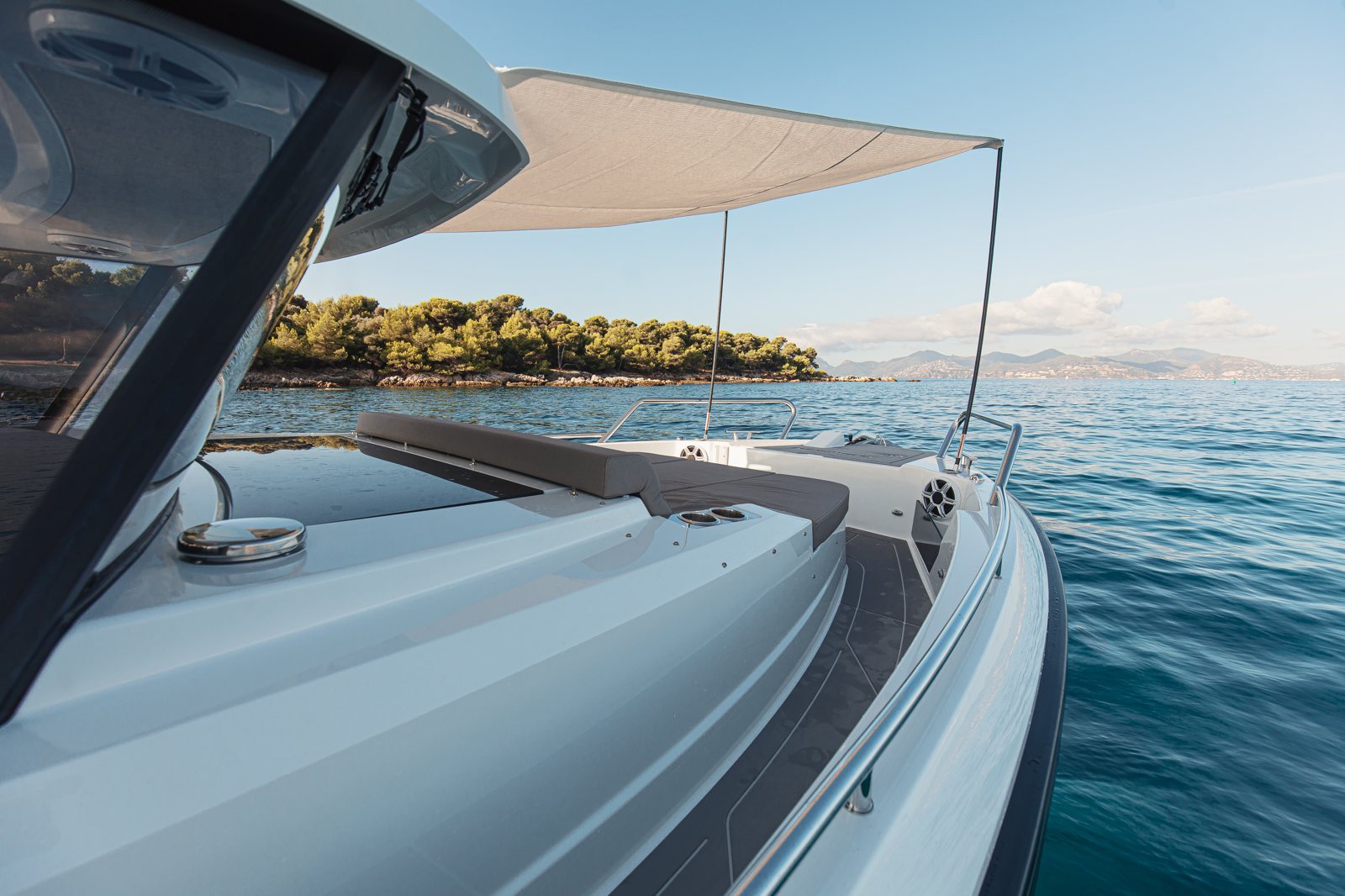 Quarken 35 Cabin: что проверить в версии, планировке и спецификации Quarken 35 Cabin