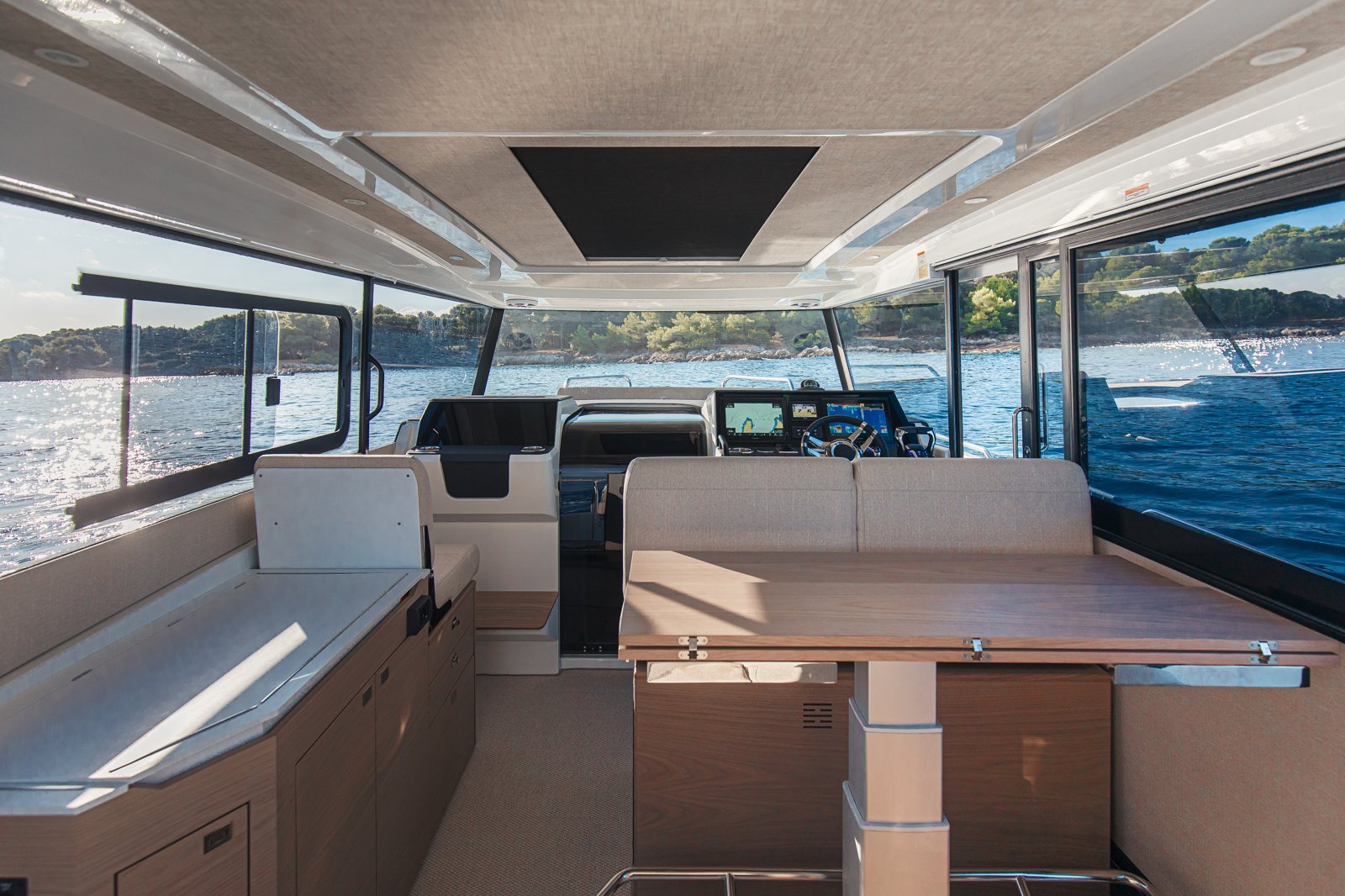Quarken 35 Cabin: что проверить в версии, планировке и спецификации Quarken 35 Cabin