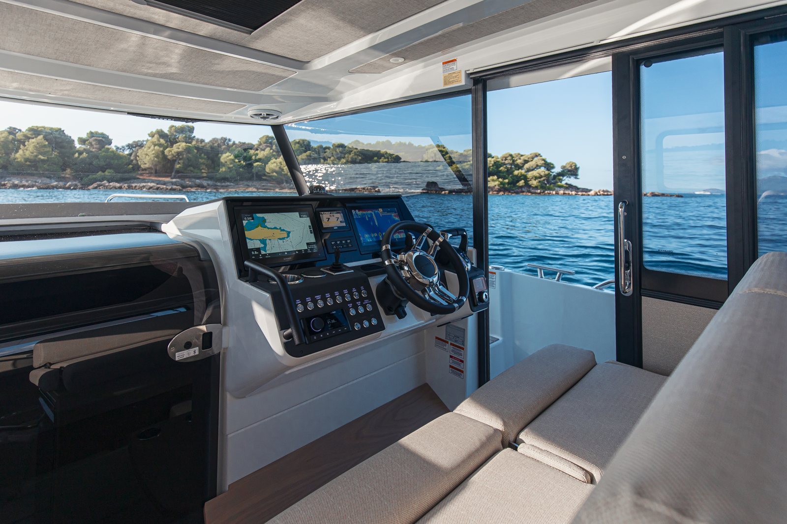 Quarken 35 Cabin: что проверить в версии, планировке и спецификации Quarken 35 Cabin