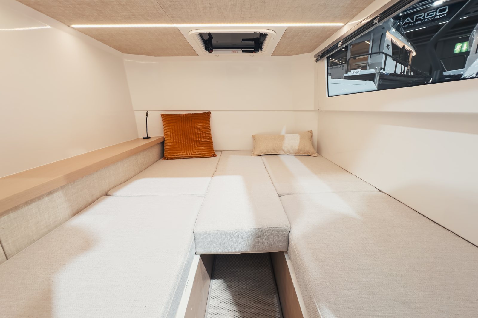 Quarken 35 Cabin: что проверить в версии, планировке и спецификации Quarken 35 Cabin