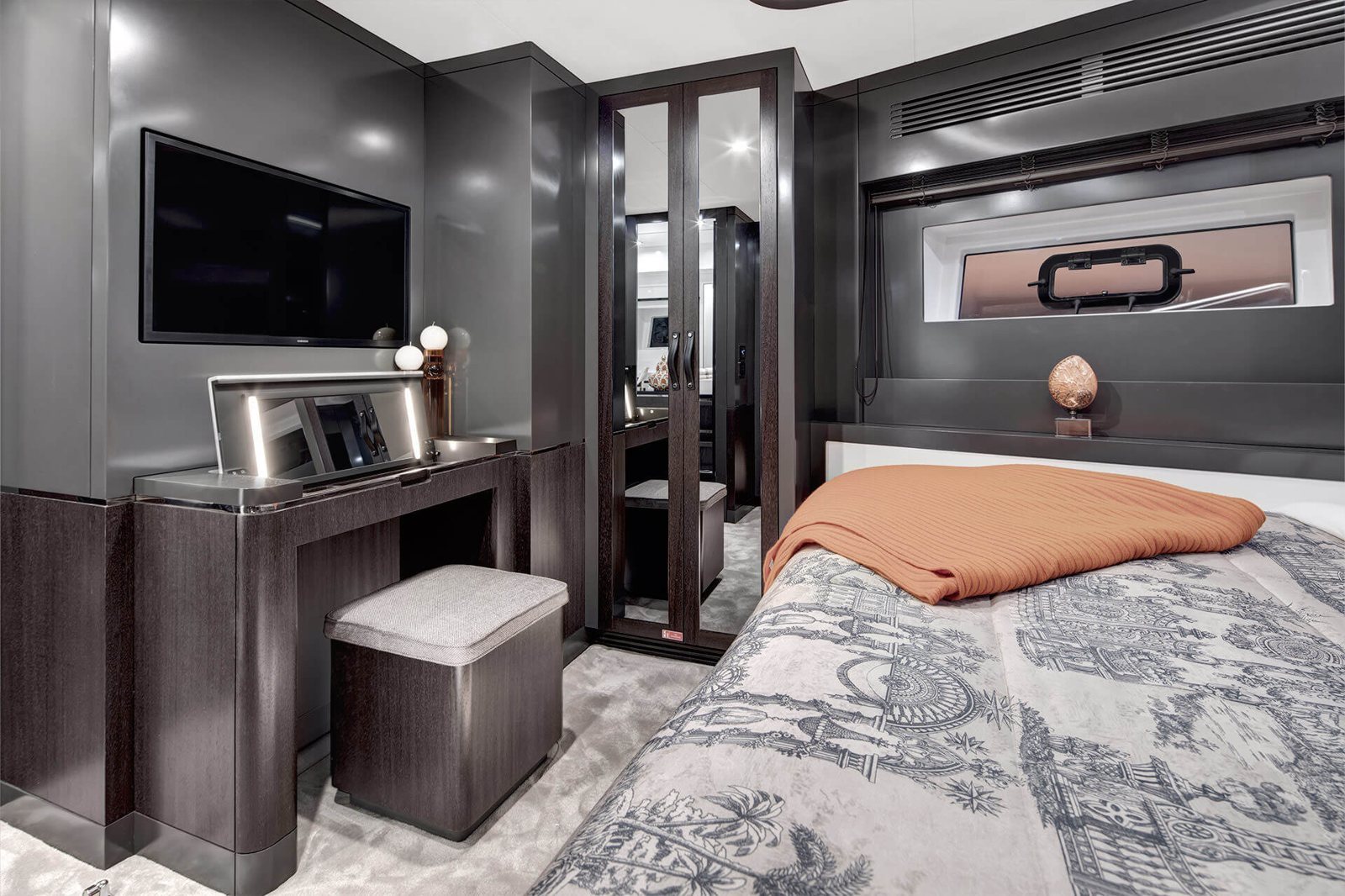 Sirena 68