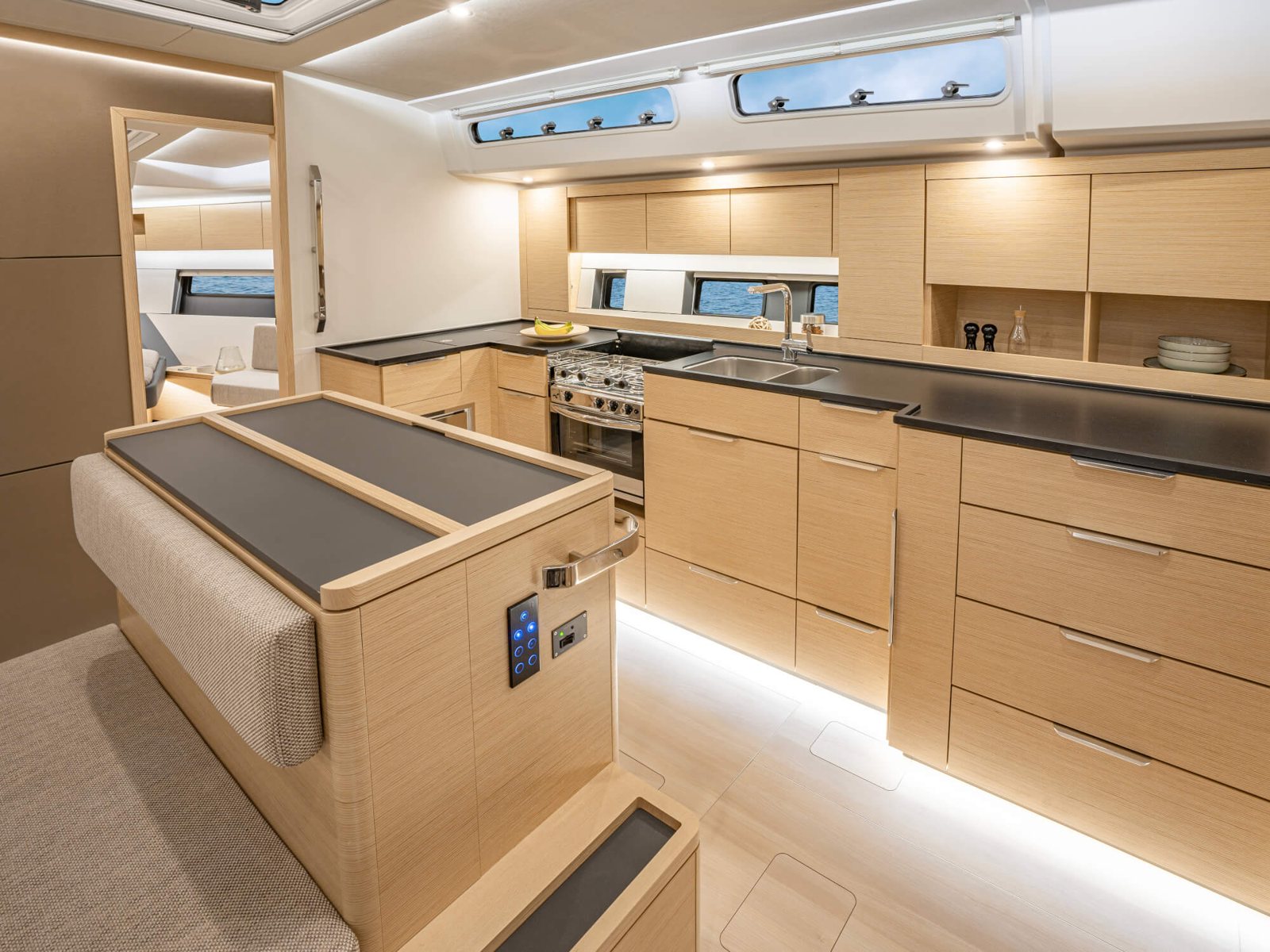 Hanse 510: большая парусная яхта для небольшой команды Hanse 510