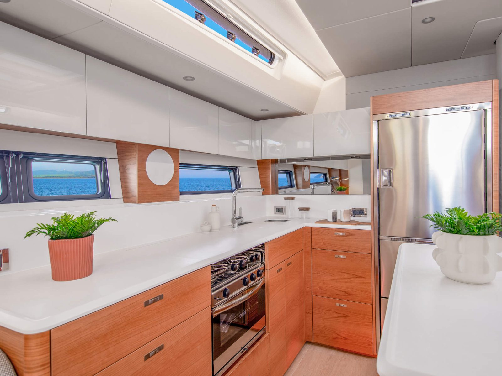Hanse 590: где заканчивается удобная автоматика и начинается большая яхта Hanse 590