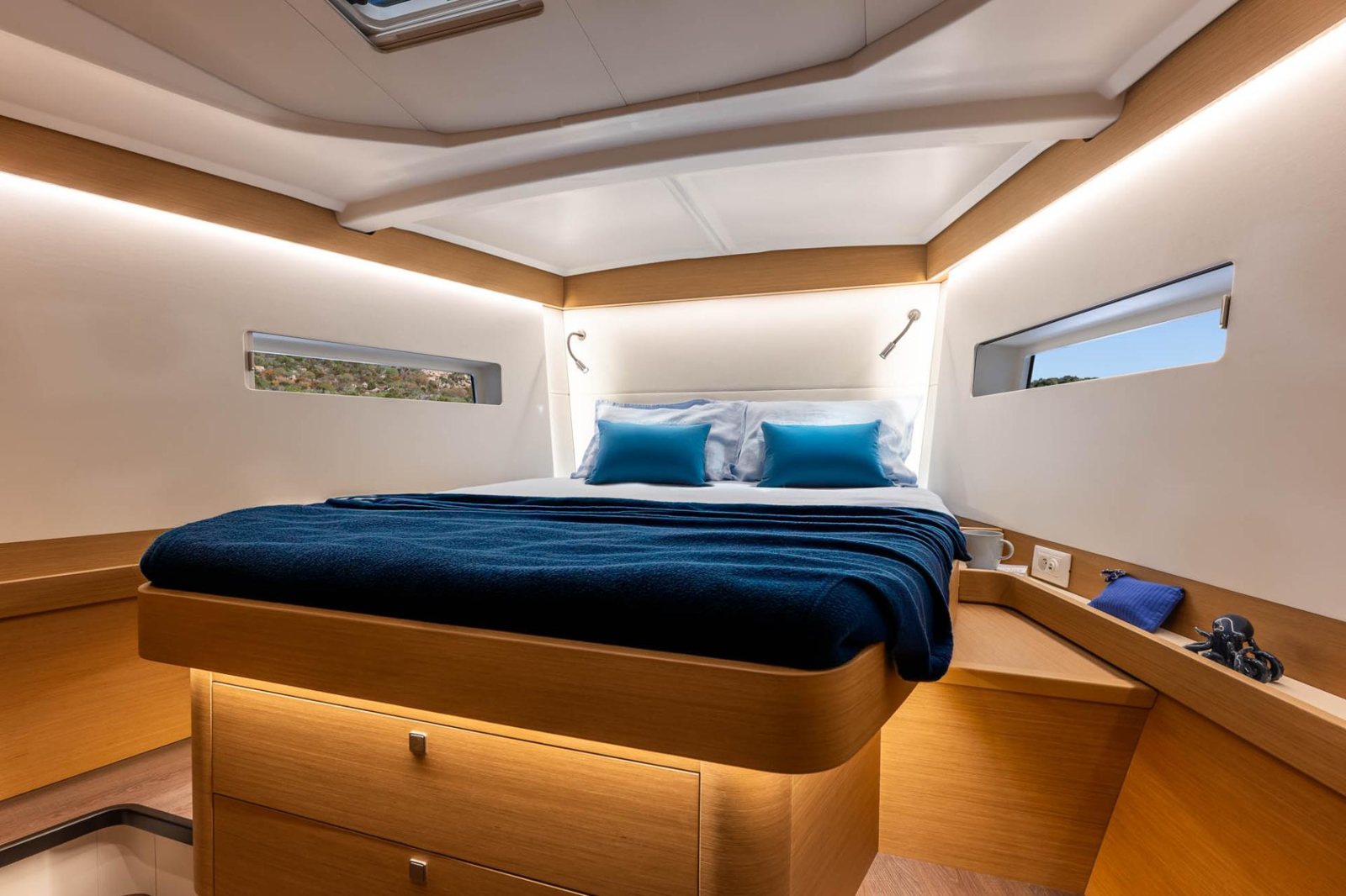 Jeanneau Sun Odyssey 455: просторный салон не отменяет выбора парусной яхты Jeanneau Sun Odyssey 455