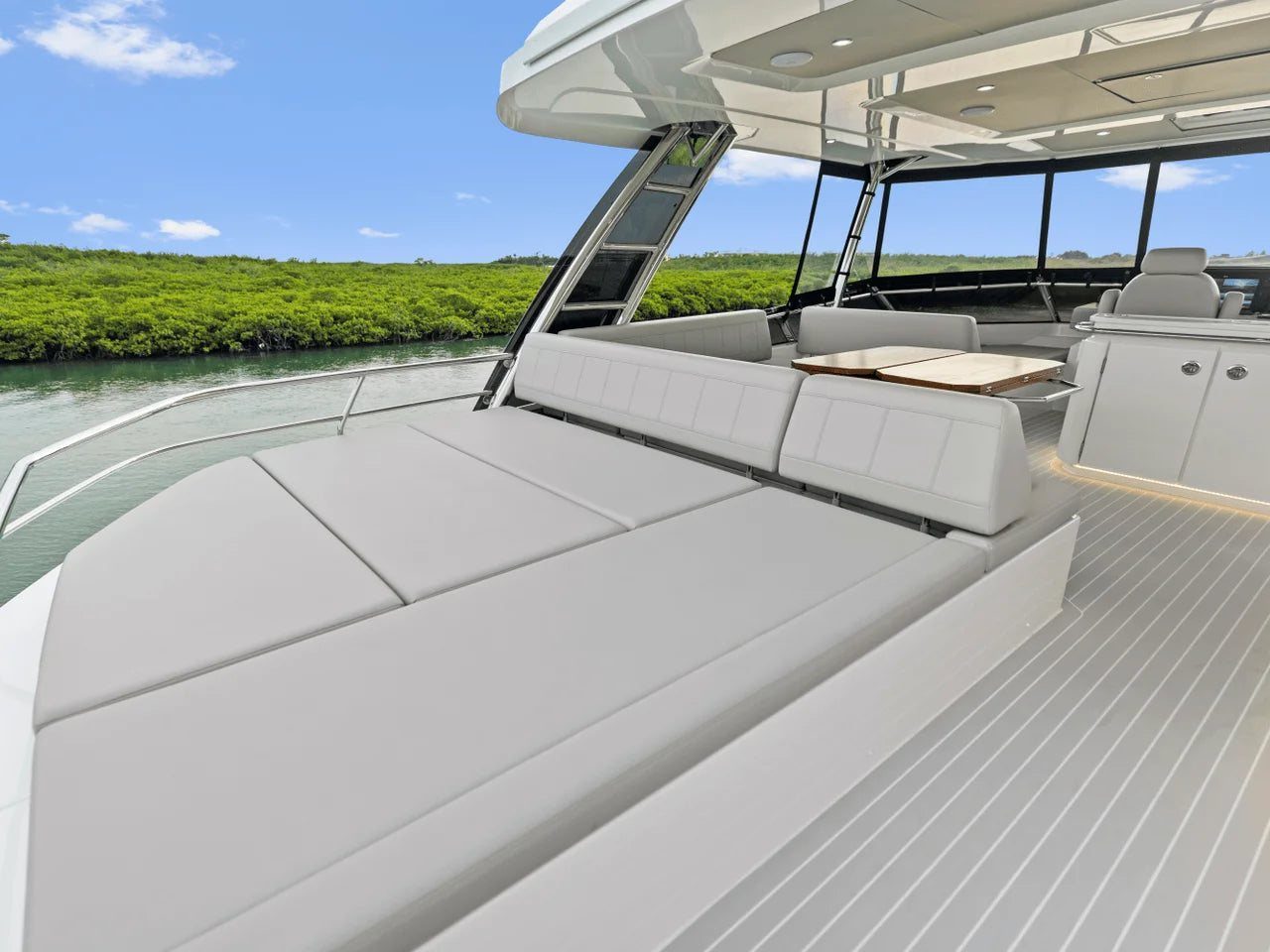 Aquila 50 Yacht