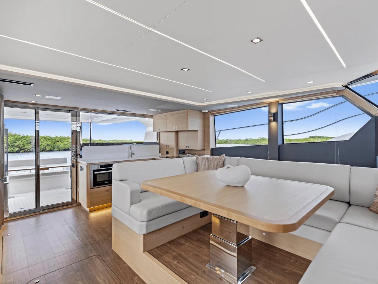 Aquila 50 Yacht