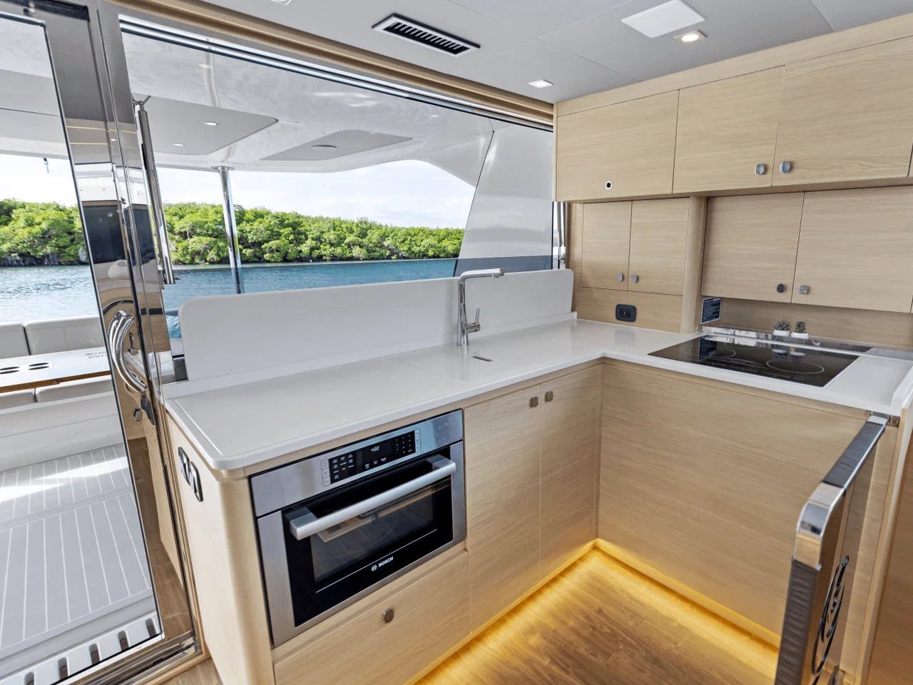 Aquila 50 Yacht