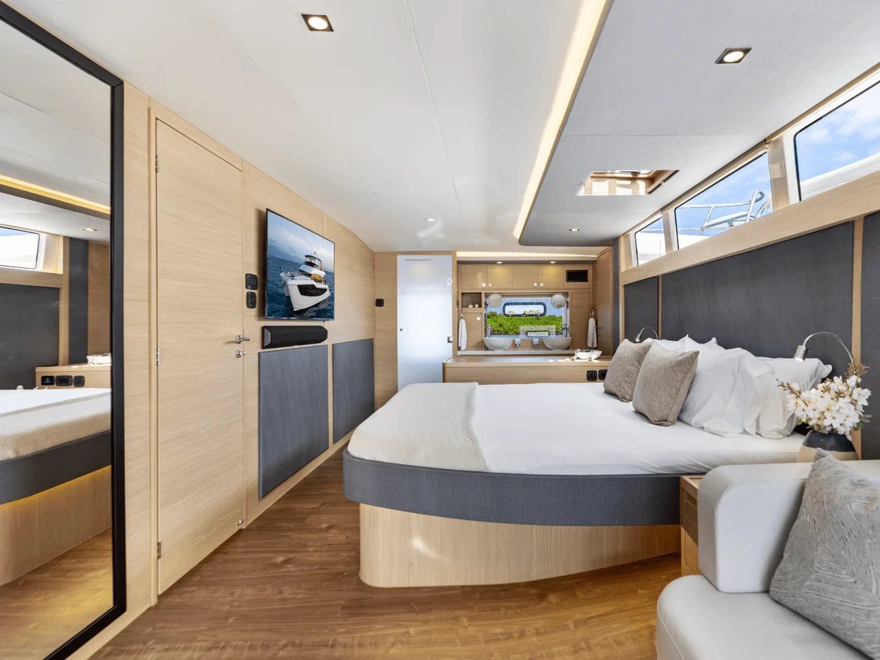 Aquila 50 Yacht