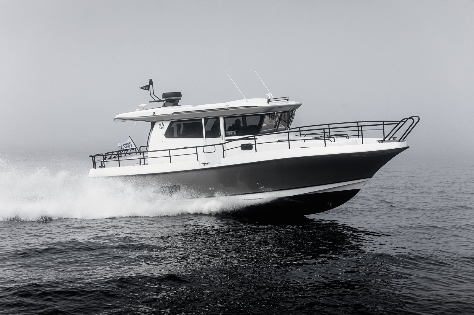 Nord Star 33+ Outboard: зачем закрытому круизеру два подвесных V10 Nord Star 33+ Outboard