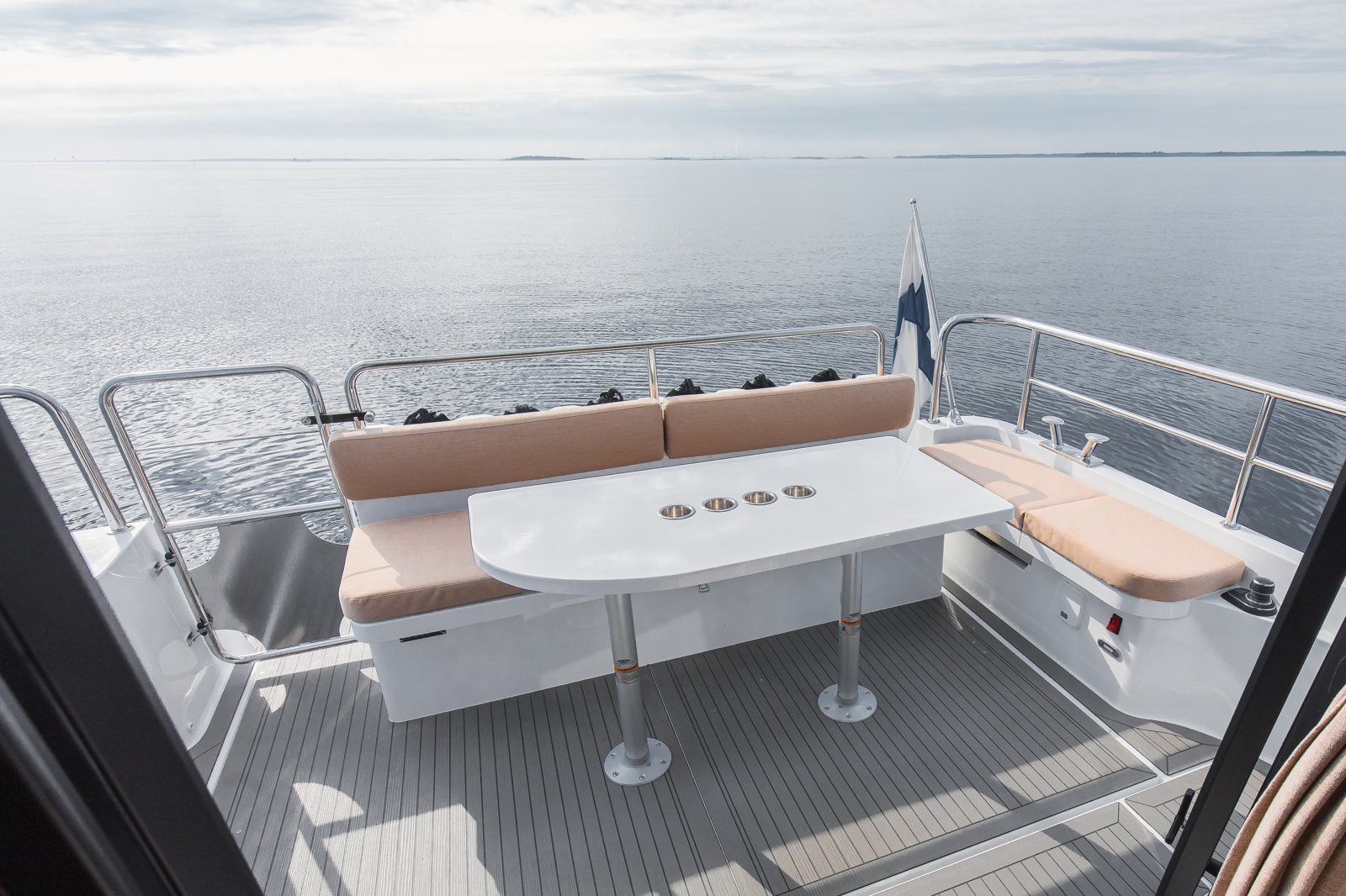 Nord Star 33+ Outboard: зачем закрытому круизеру два подвесных V10 Nord Star 33+ Outboard