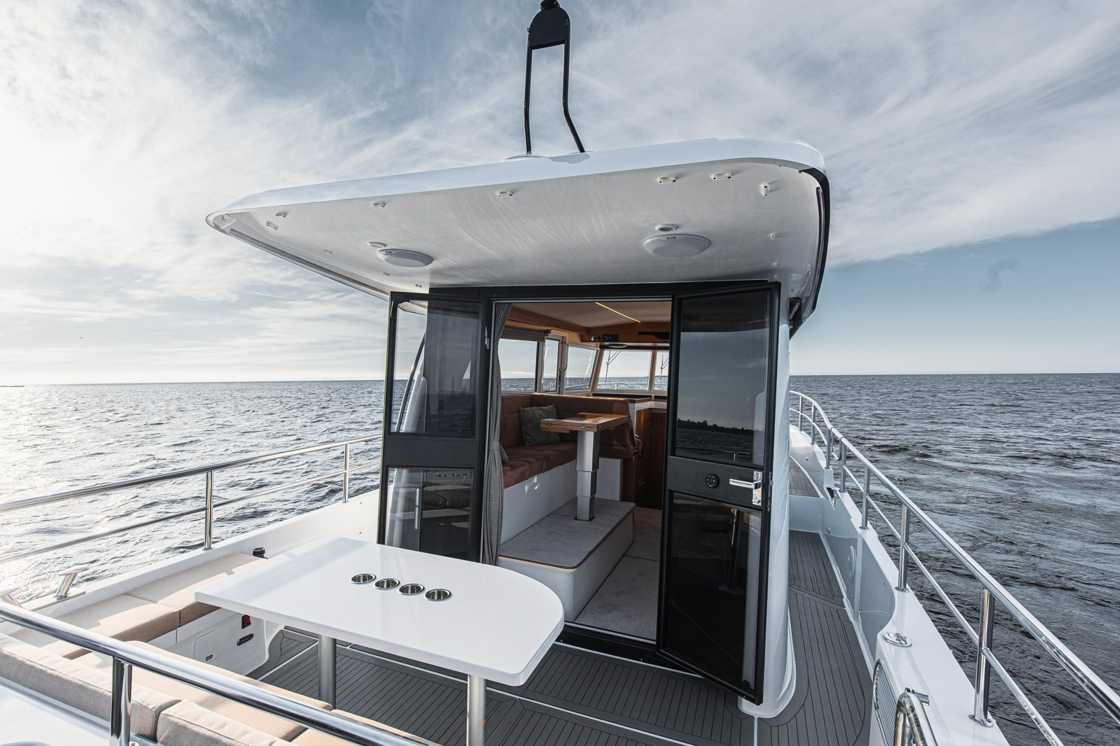 Nord Star 33+ Outboard: зачем закрытому круизеру два подвесных V10 Nord Star 33+ Outboard