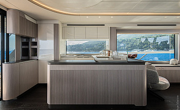 04-gallery-interno-galley-02-yacht-navetta66