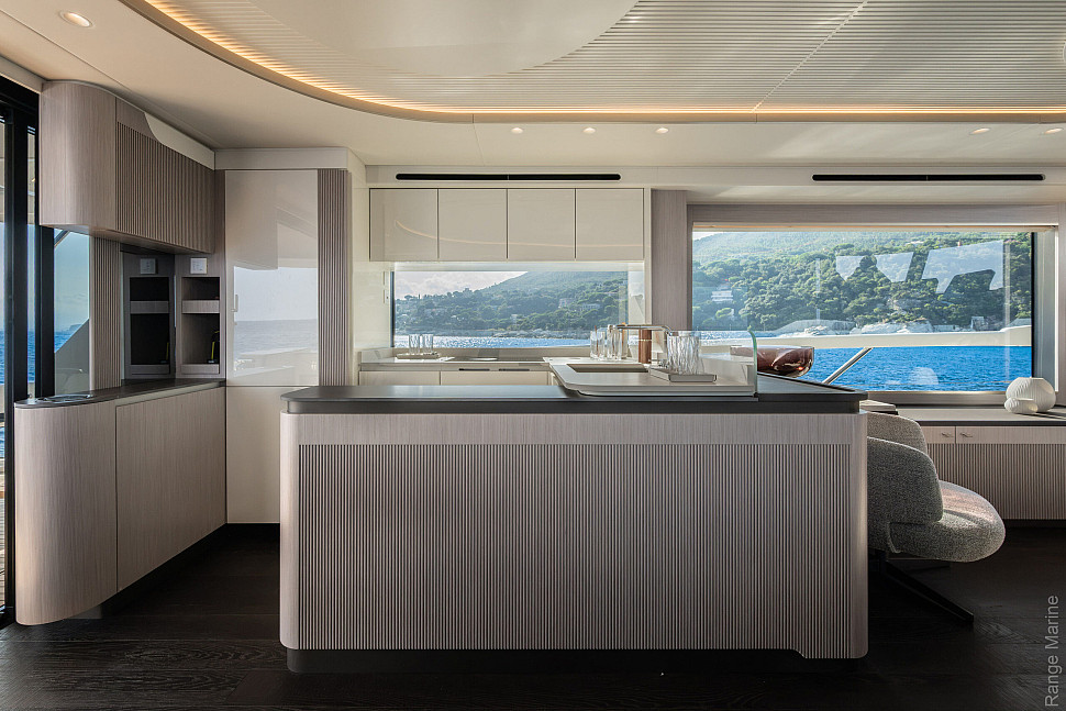 Absolute Navetta 66 — Камбуз