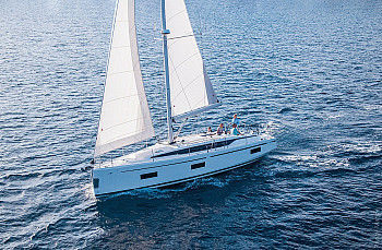 Bavaria C-LINE: Bavaria C42: под парусами