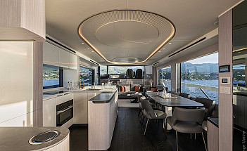 04-gallery-interno-salon-01-yacht-navetta66