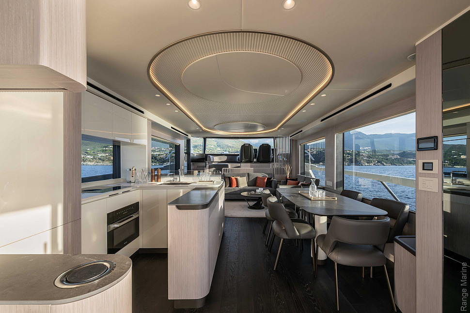 Absolute Navetta 66 — Салон