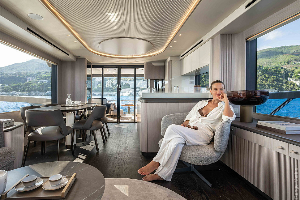 Absolute Navetta 66 — Салон