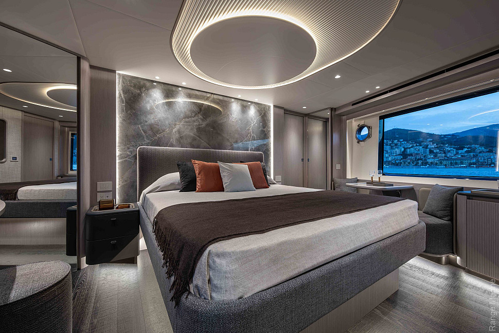 Absolute Navetta 66 — Каюта владельца