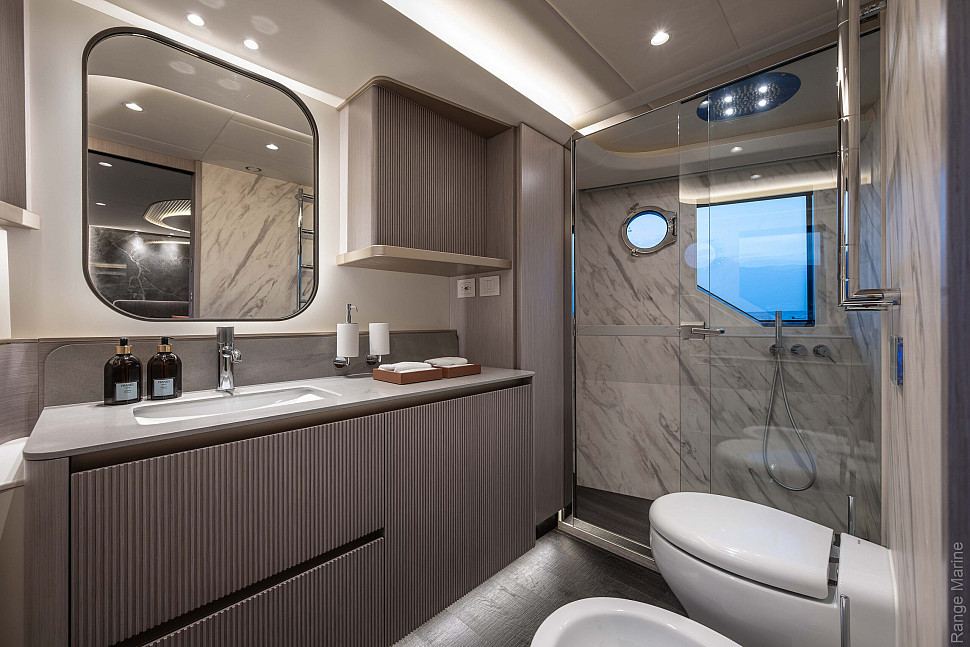Absolute Navetta 66 — Каюта владельца