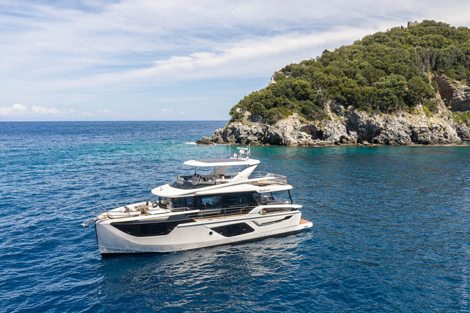 Absolute Navetta 58 — Экстерьер