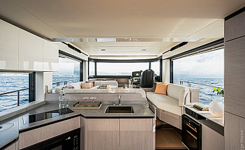 04-gallery-interno-salon-01-yacht-navetta50