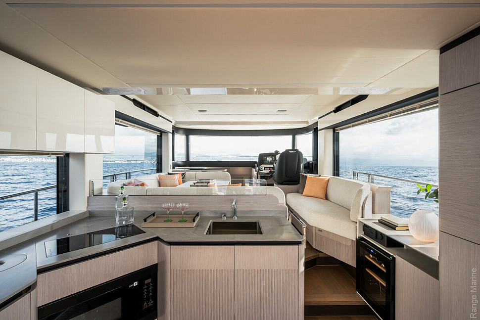 Absolute Navetta 50 — Салон