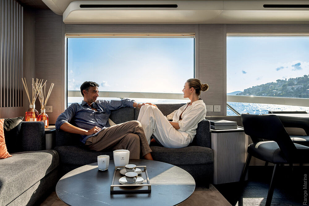 07-gallery-interni-yacht-navetta66-02-1000x667