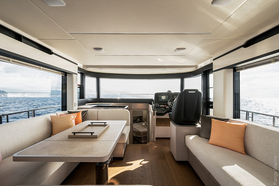Absolute Navetta 50 — Салон