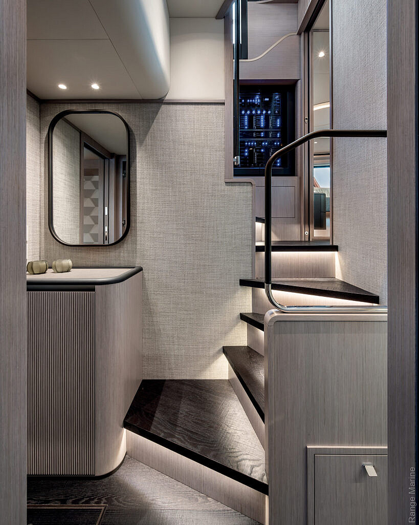 Absolute Navetta 66 — Детали интерьера