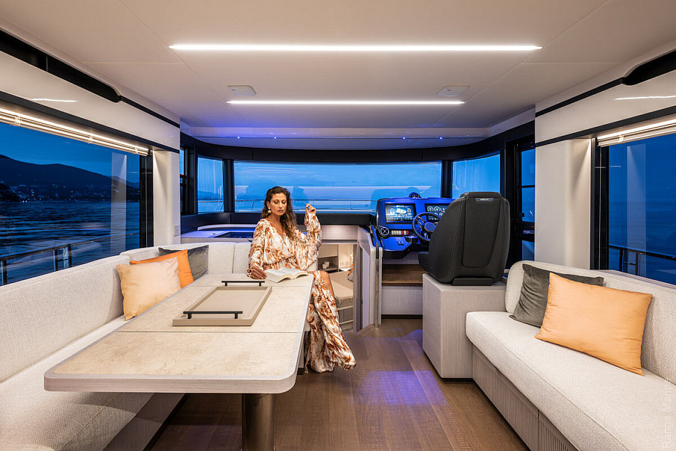 Absolute Navetta 50 — Салон