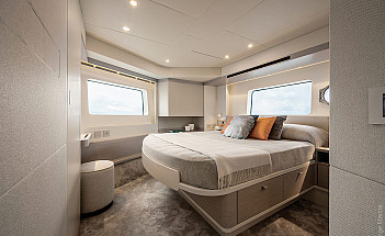 04-gallery-interno-suite-armatoriale-01-yacht-navetta50