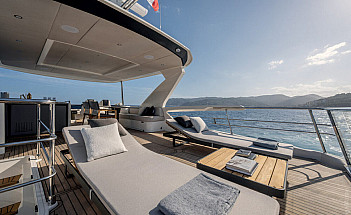 03-gallery-esterni-yacht-navetta58-08-1000x667