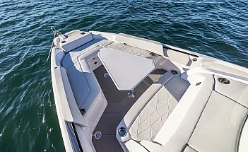 axopar-29-ccx-g06-bow-seating