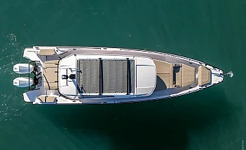 axopar-37-xc-cross-cabin-g04-aerial