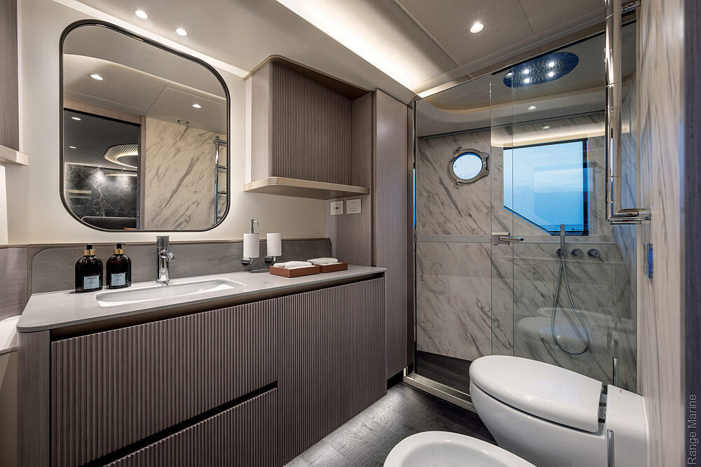 07-gallery-interni-yacht-navetta66-09-1000x667