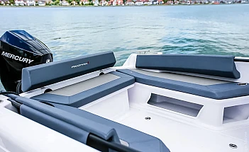 axopar-22-t-top-g05-bow-seating