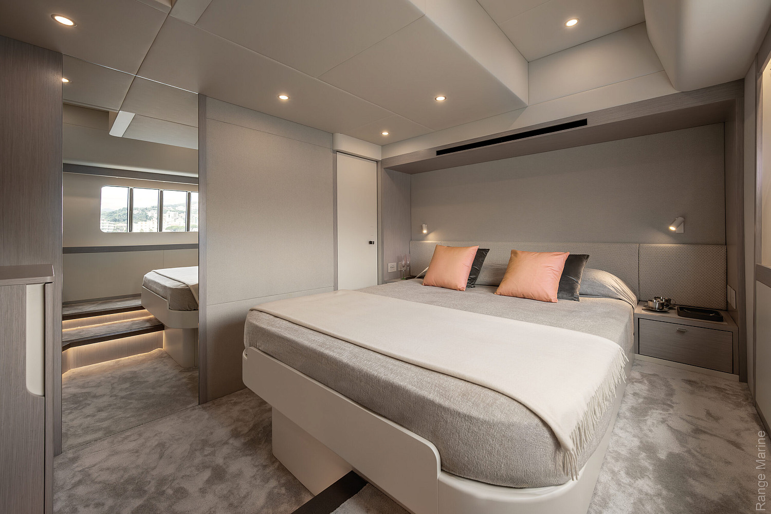 04-gallery-interno-VIP-cabin-01-yacht-navetta50