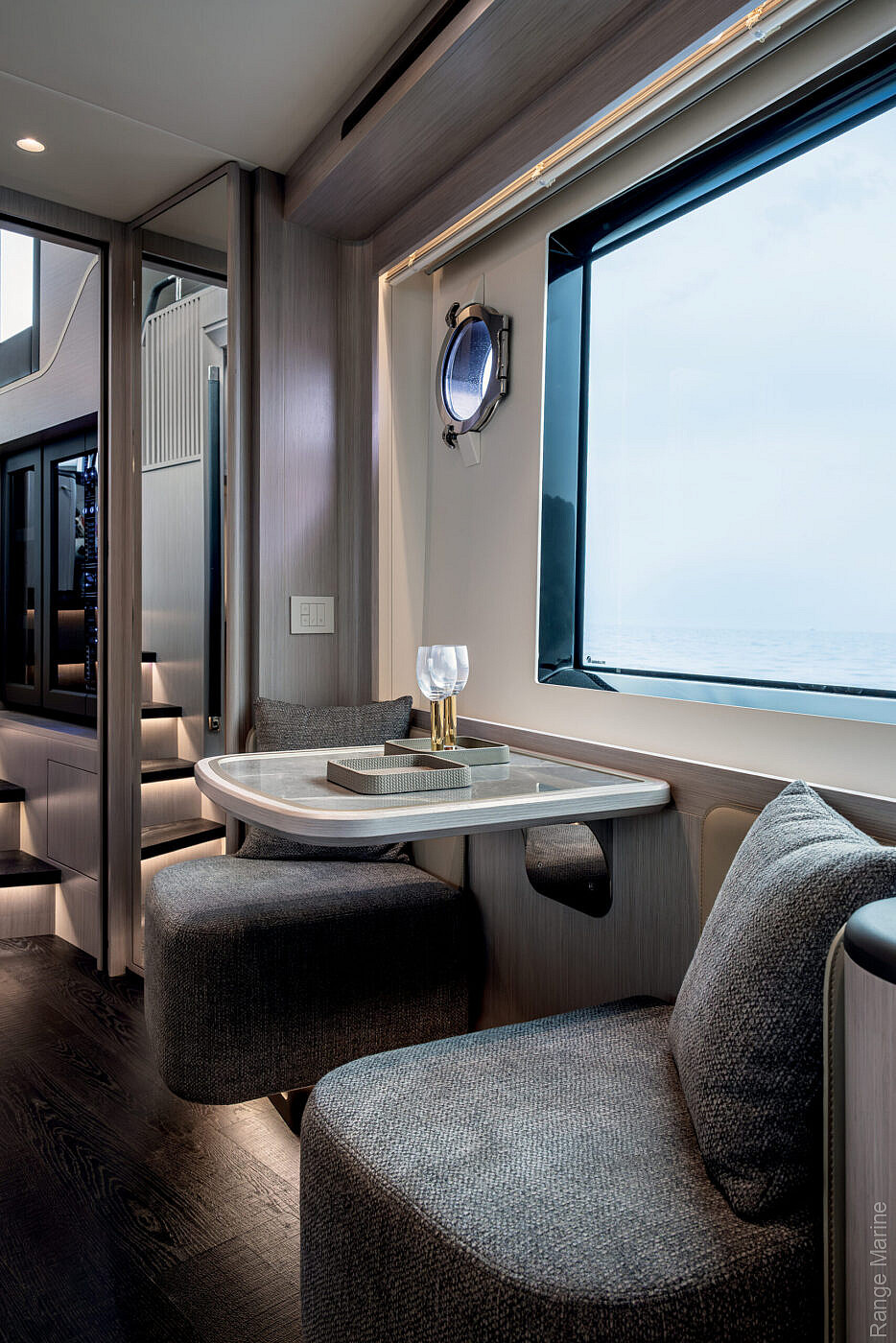 07-gallery-interni-yacht-navetta66-10-934x1400