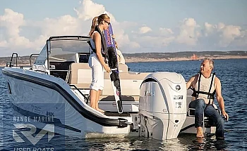 04-exterior-stern-with-people