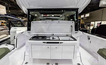 Axopar 38 XC Cross Cabin  - Вет бар на корме катера