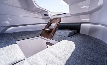 axopar-29-ccx-g11-cabin-berth