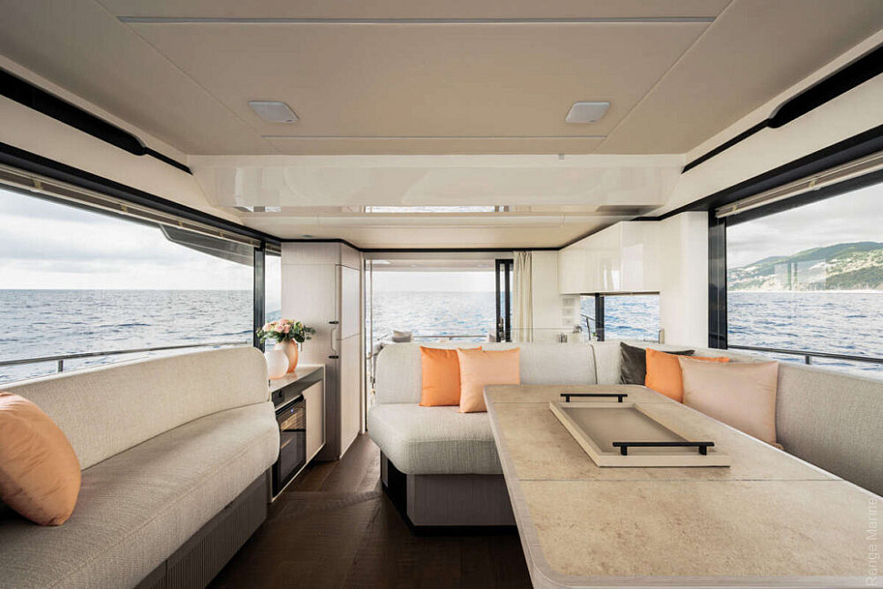 Absolute Navetta 50 — Детали интерьера