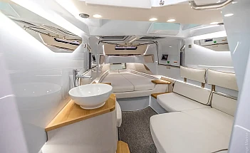 axopar-37-xc-cross-cabin-g12-cabin-galley