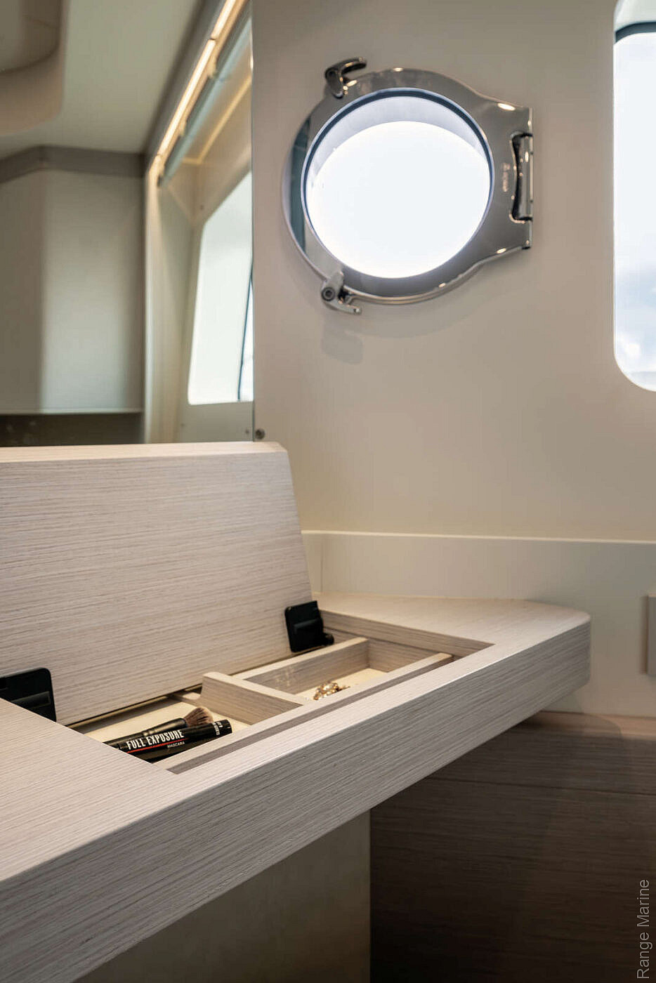 Absolute Navetta 50 — Детали интерьера