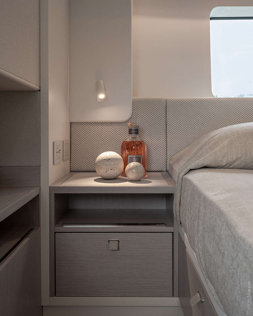 Absolute Navetta 50 — Детали интерьера